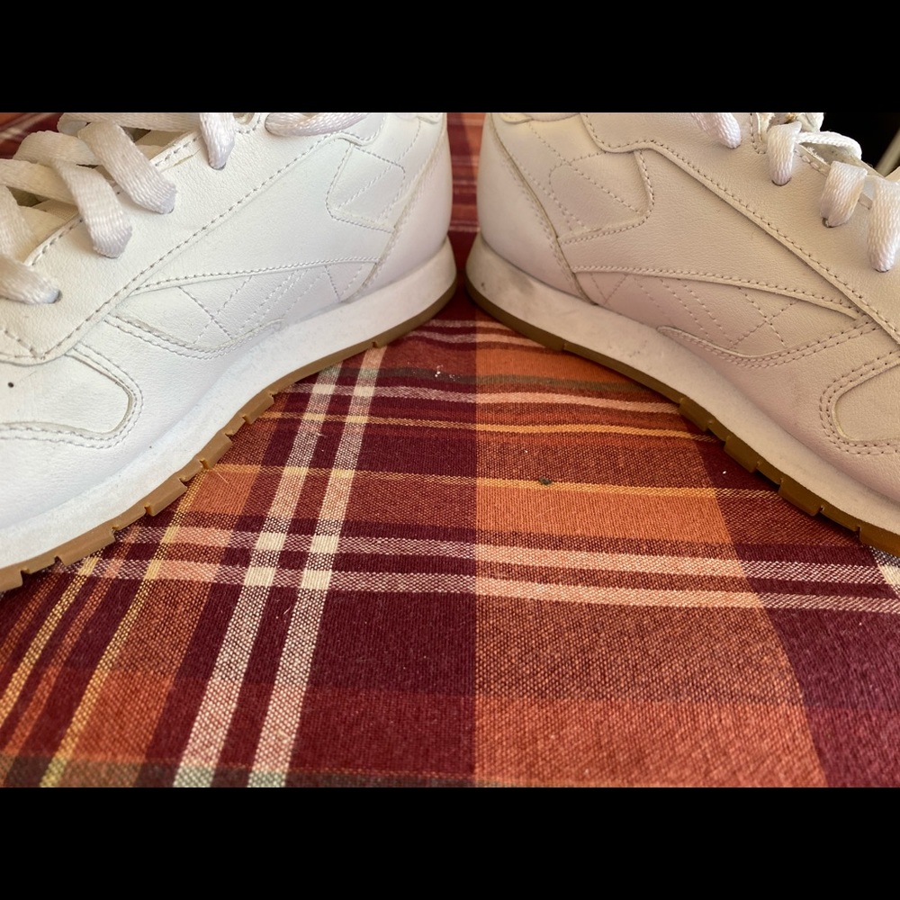 Reeboks-SOLD - Picture 6 of 8